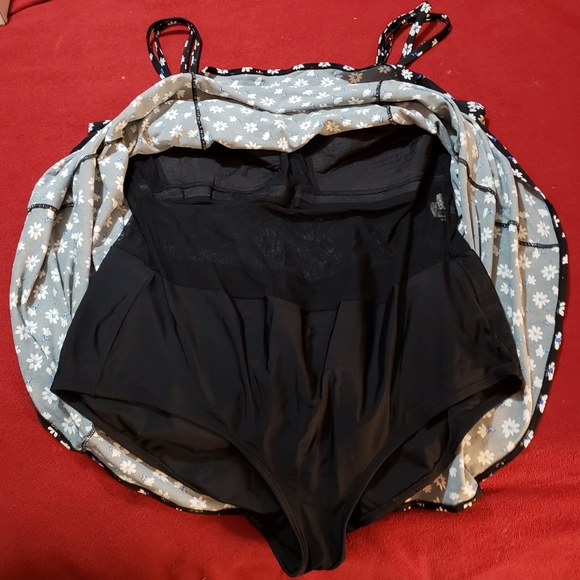 Longitude Women's plus size swimsuit - Picture 2 of 4